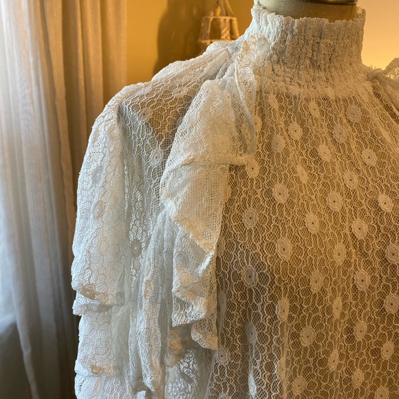 Lace top - Picture 2 of 4